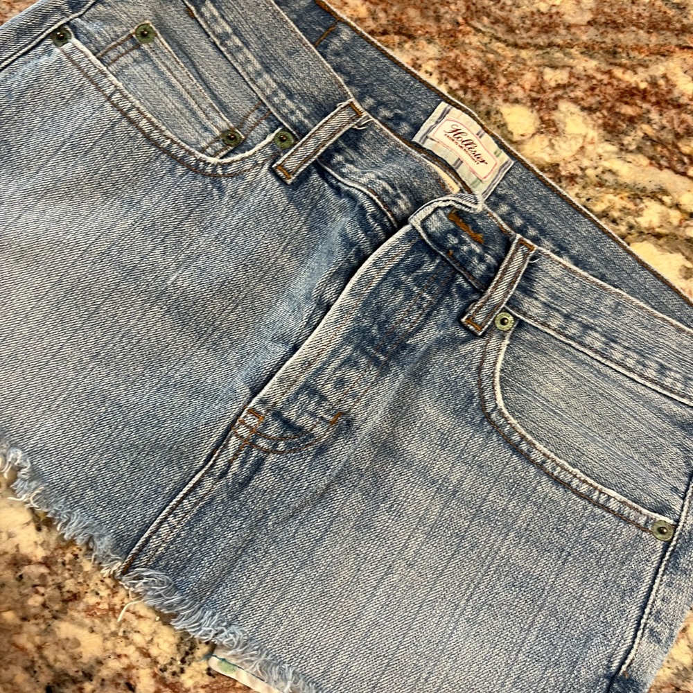 Like New Hollister Size 5 Jean Skirt